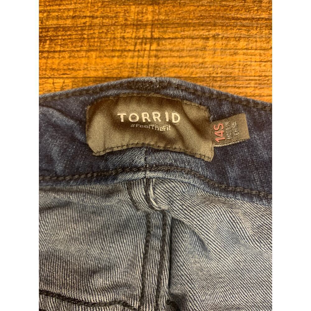 TORRID Women’s Dark Wash Jeans / Size: 14 Short - Picture 3 of 9